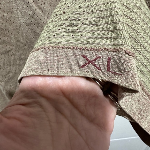 LULULEMON SMRD/LEVI Red Yellow Metal Vent Breathe SS Top Shirt Men's XL - Picture 3 of 5